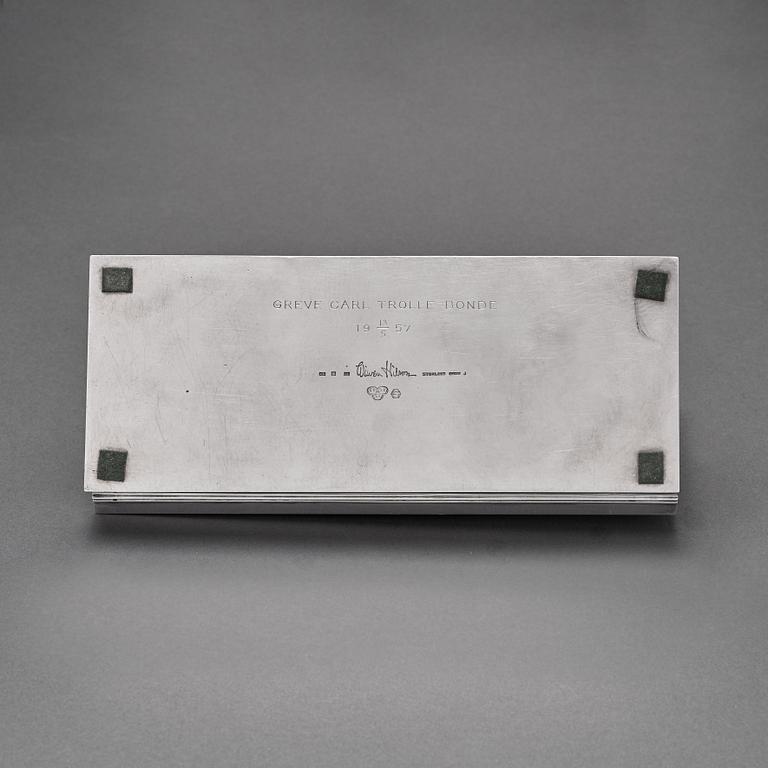 Wiwen Nilsson, a sterling rectangular box with a two colour gilt emblema in relief, Lund 1956.