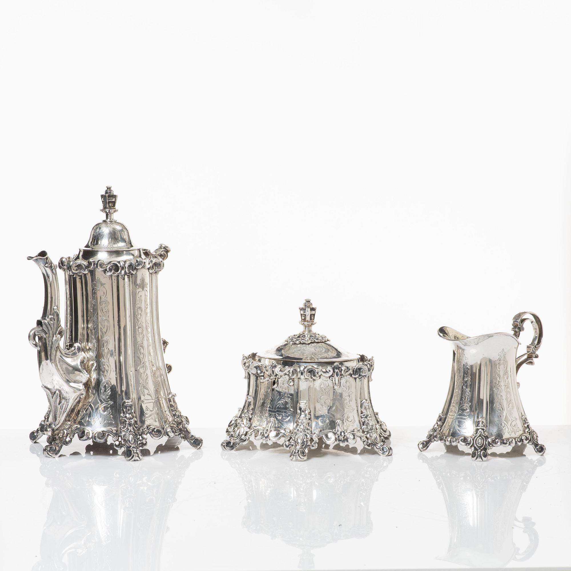 A three-piece silver coffee service, Gustaf Mölleborg, Stockholm, 1903.