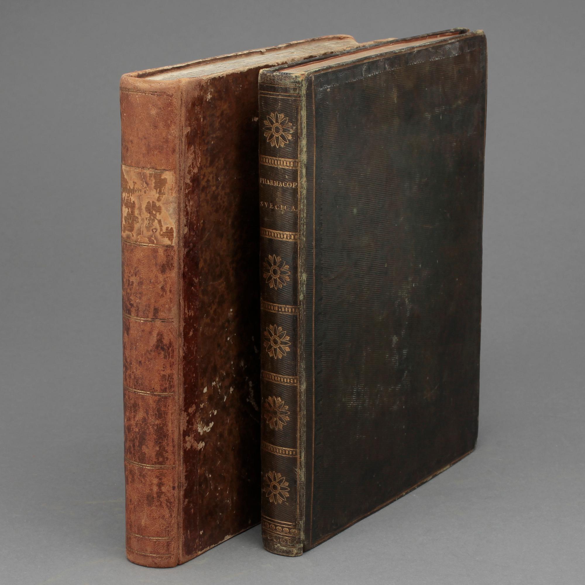 FARMAKOPÉER, 2 st, Pharmacopoea Svecia, Stockholm 1817 resp 1845.