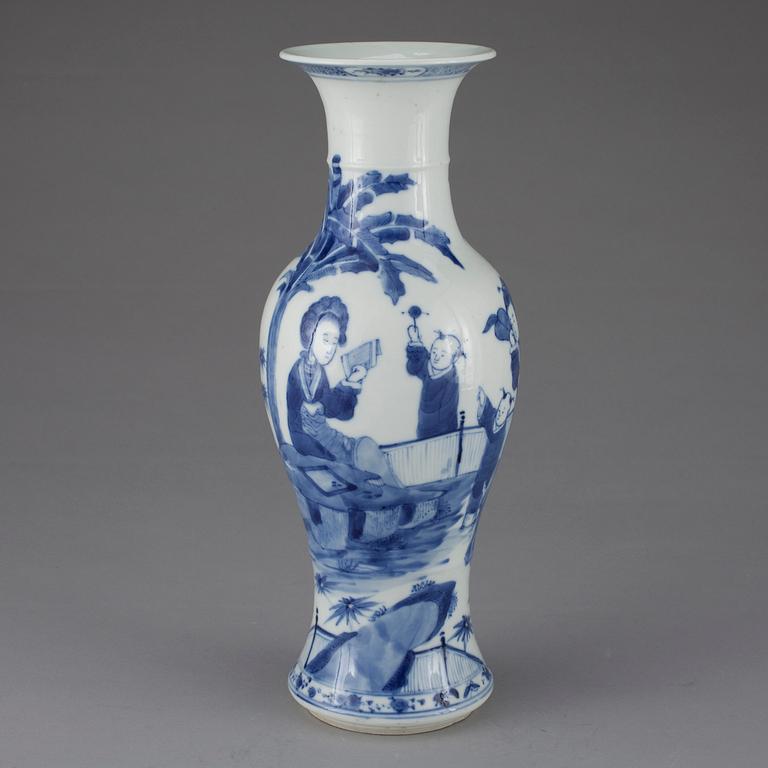 VAS, porslin, Kangxi stil, Kina 1800-talets slut.