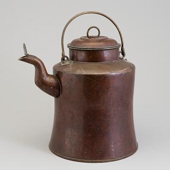 A 19TH CENTURY COPPER POT.