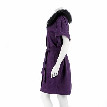 DOLCE & GABBANA, a purple silk and cotton coat with detachable fur collar, size 38.