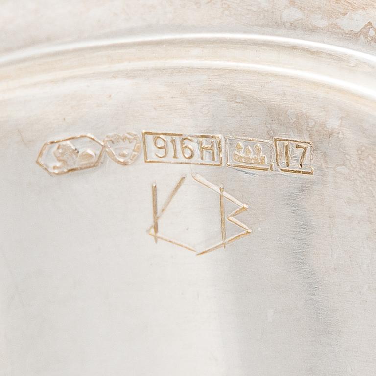 Kaj Blomqvist, A sugar bolw and a ceam jug, marked KB, Kultakeskus, Hämeenlinna 1962.