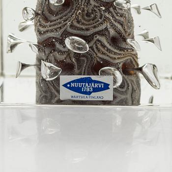 Oiva Toikka, An annual cube, signed Oiva Toikka Nuutajärvi 1979 and numbered 349/1000.