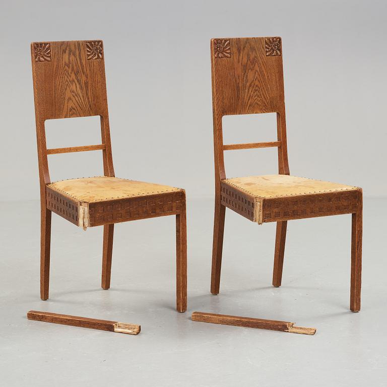 A Art Nouveau oak set with dining table, seven chairs and a side table, Finland, early 1900's.