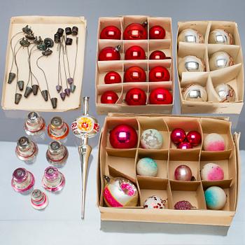 JULDEKORATIONER, 51 delar, 1900-talets första hälft.