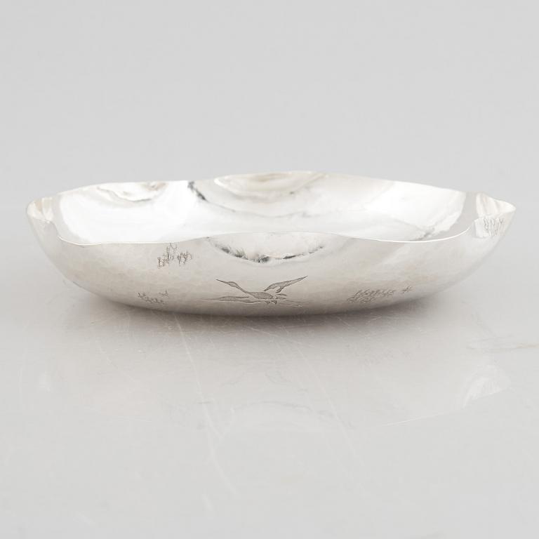 Skål, silver, Japan, 1900-talets mitt. Vikt 260 gram.
