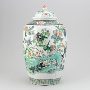 A famille verte vase, Qing dynasty, circa 1900.