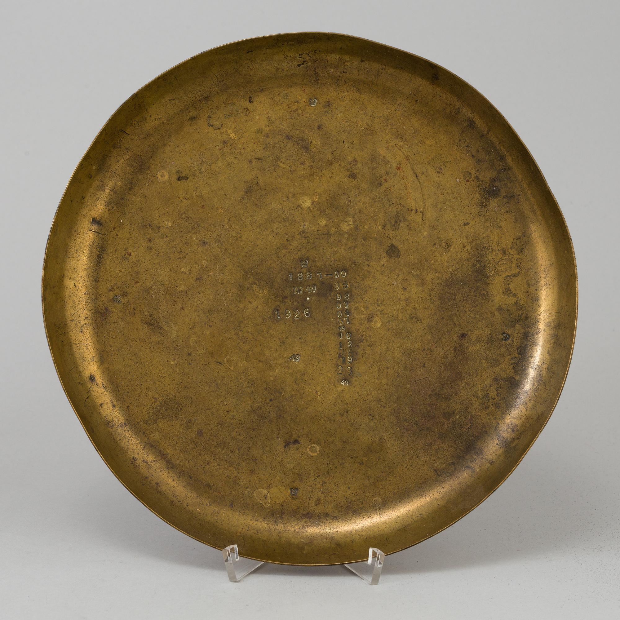A 20th century cast iron balance with brass and iron weights, partly Skultuna, Sweden.