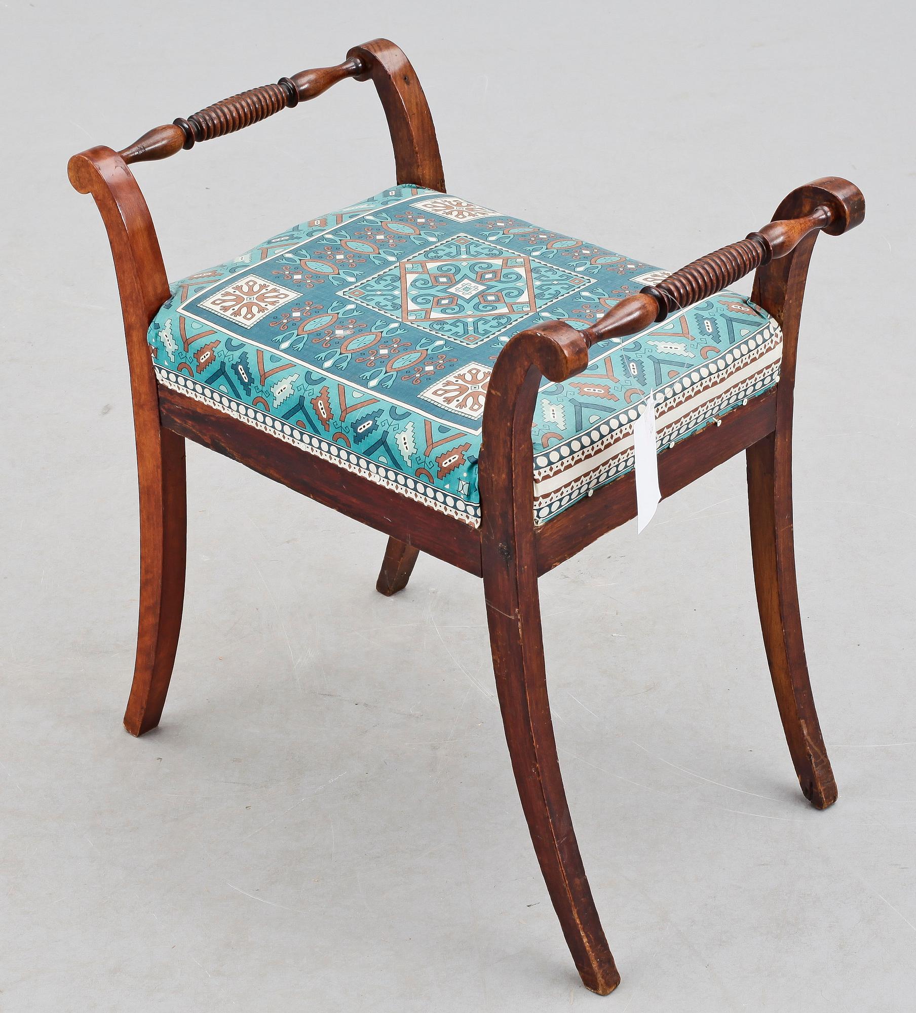 TABURETT, Karl Johan, 1800-talets mitt.