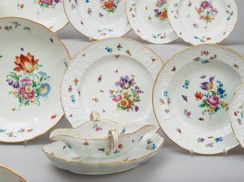 SERVIS, 78 delar, porslin. Meissen, främst 1700-tal.