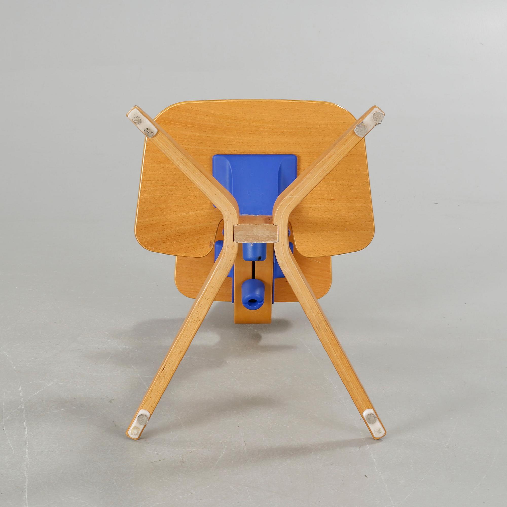A child chair by Peter Opsvik for Stokke, late 20th century.