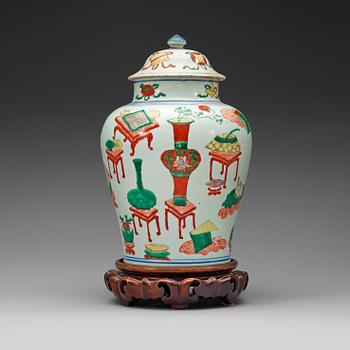 A wucai jar with cover, Transition 17th century.