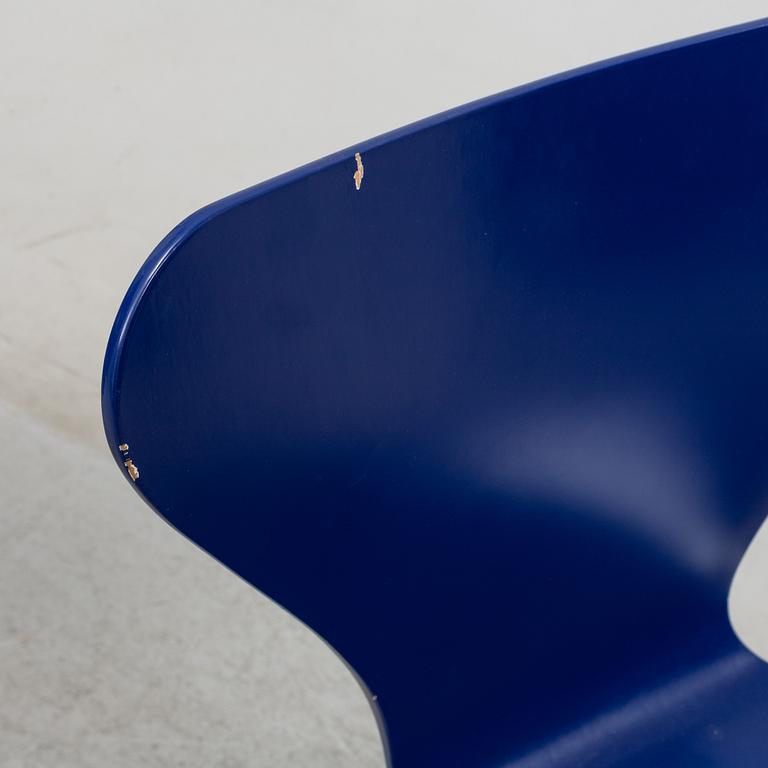Arne Jacobsen, stolar, åtta stycken, modell "Sjuan" Fritz Hansen, Danmark, 1989.
