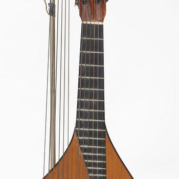 12-strängad luta, Alfred Brock, Stockholm, 1920.