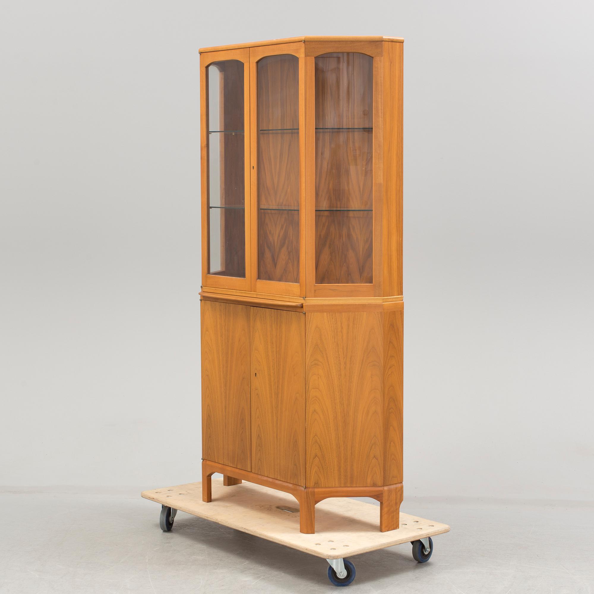 CARL MALMSTEN, Vitrinskåp. "Undantaget".