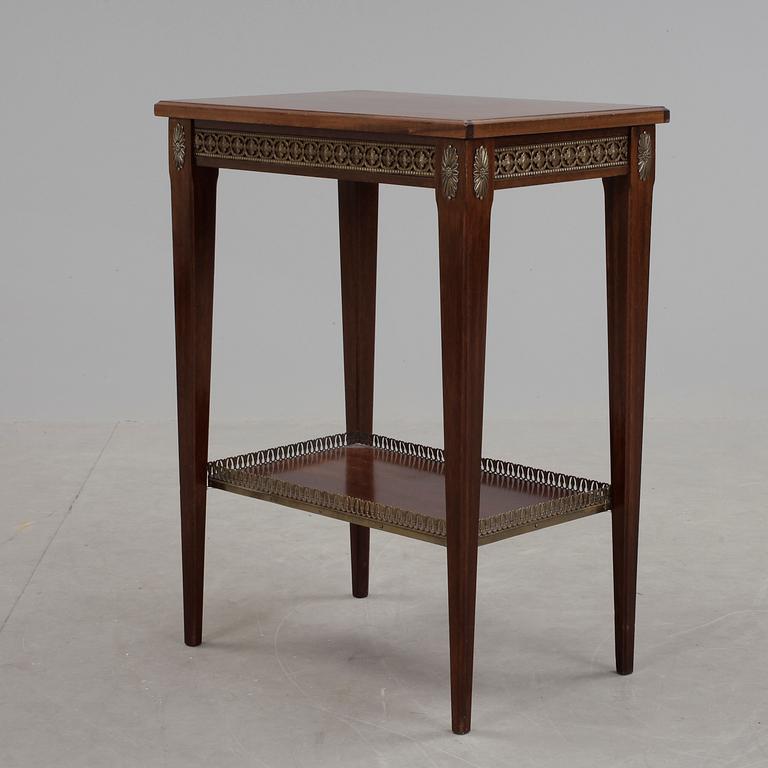 BORD, gustaviansk stil, 1900-talets andra hälft.