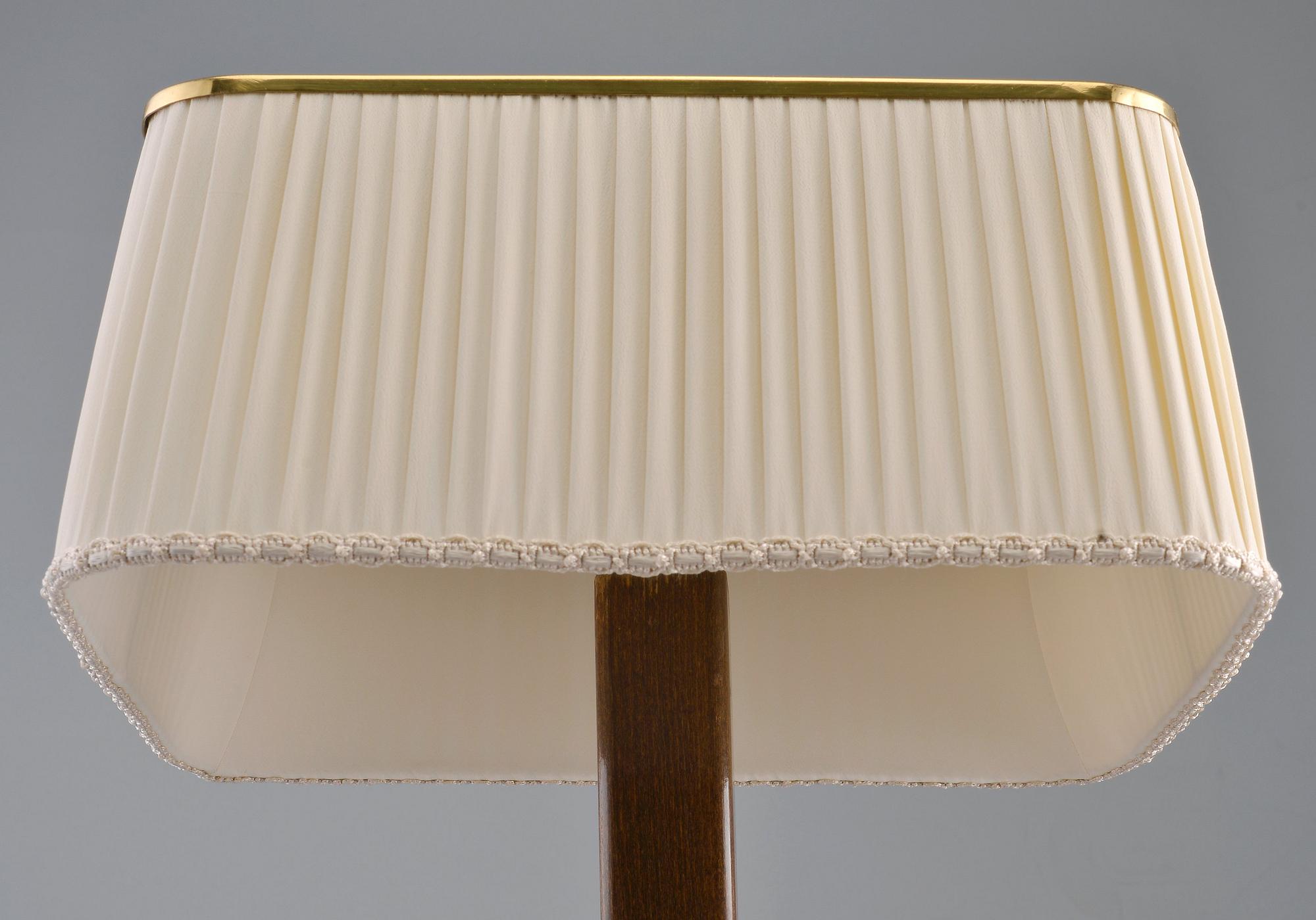 Paavo Tynell, BORDSLAMPA.