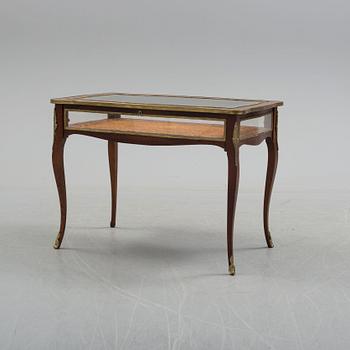MONTERBORD, rokokostil, 1900-talets andra hälft.