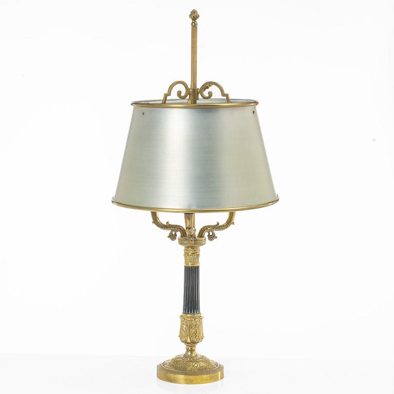 Einar Bäckströms Metallvarufabrik, bordslampa, modell 5412, sk. "Bouillottelampa", 1900-talets andra hälft.