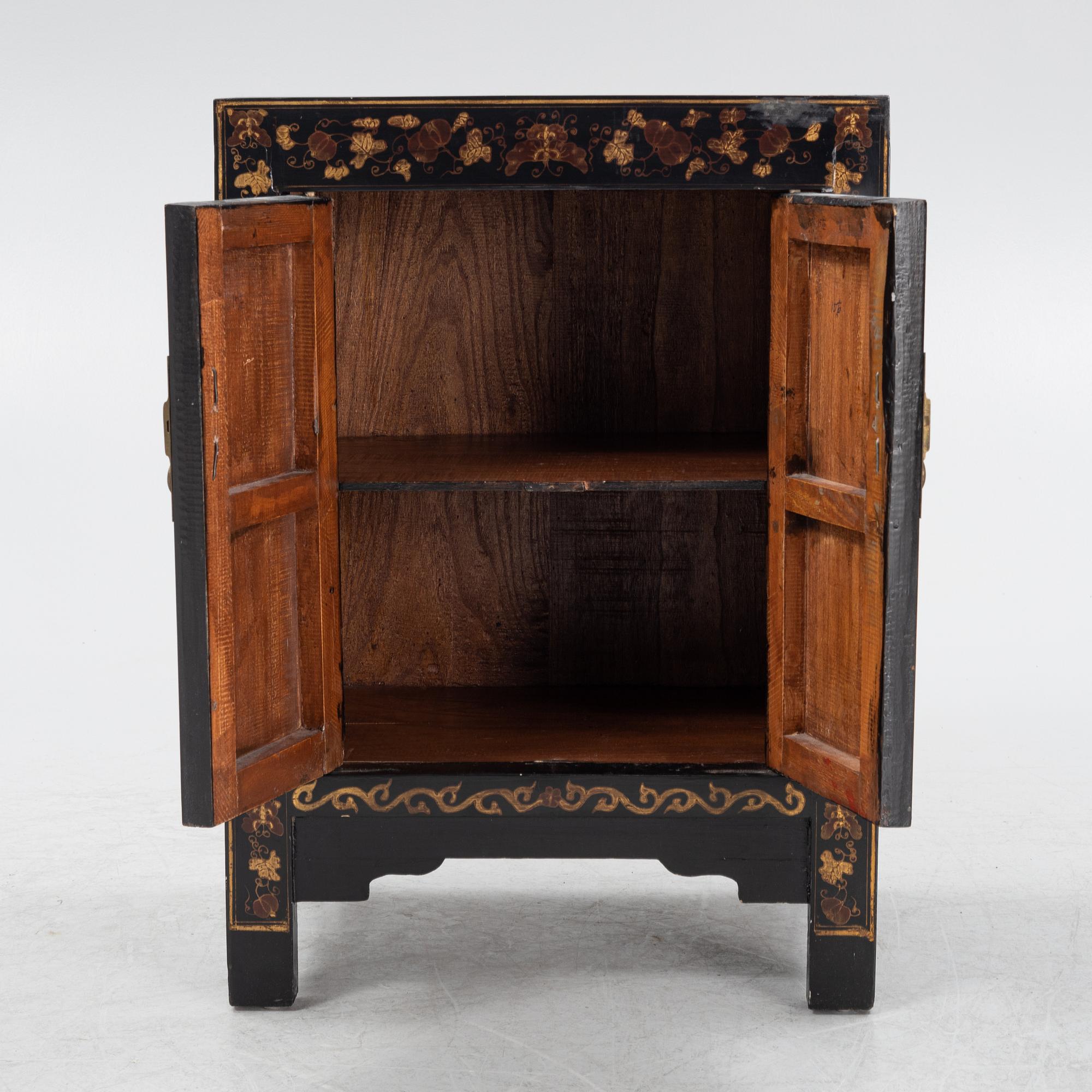 A Chinese 20th century cabinet.