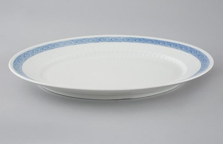 73 porcelian serving pieces, "Blå Vifte", Royal Copenhagen, from the second half of the 20th century.