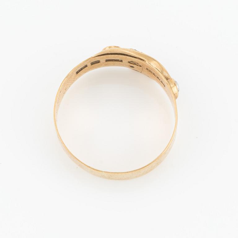 Ring, 18K gold with small pearls, Gustaf Dahlgren & Co, Malmö, year 1900.