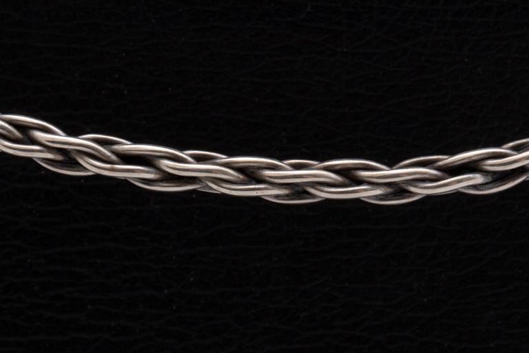 3 silvercollier, malakitkulor, pärlemor och rött stenämne, virad halsring Georg Jensen.