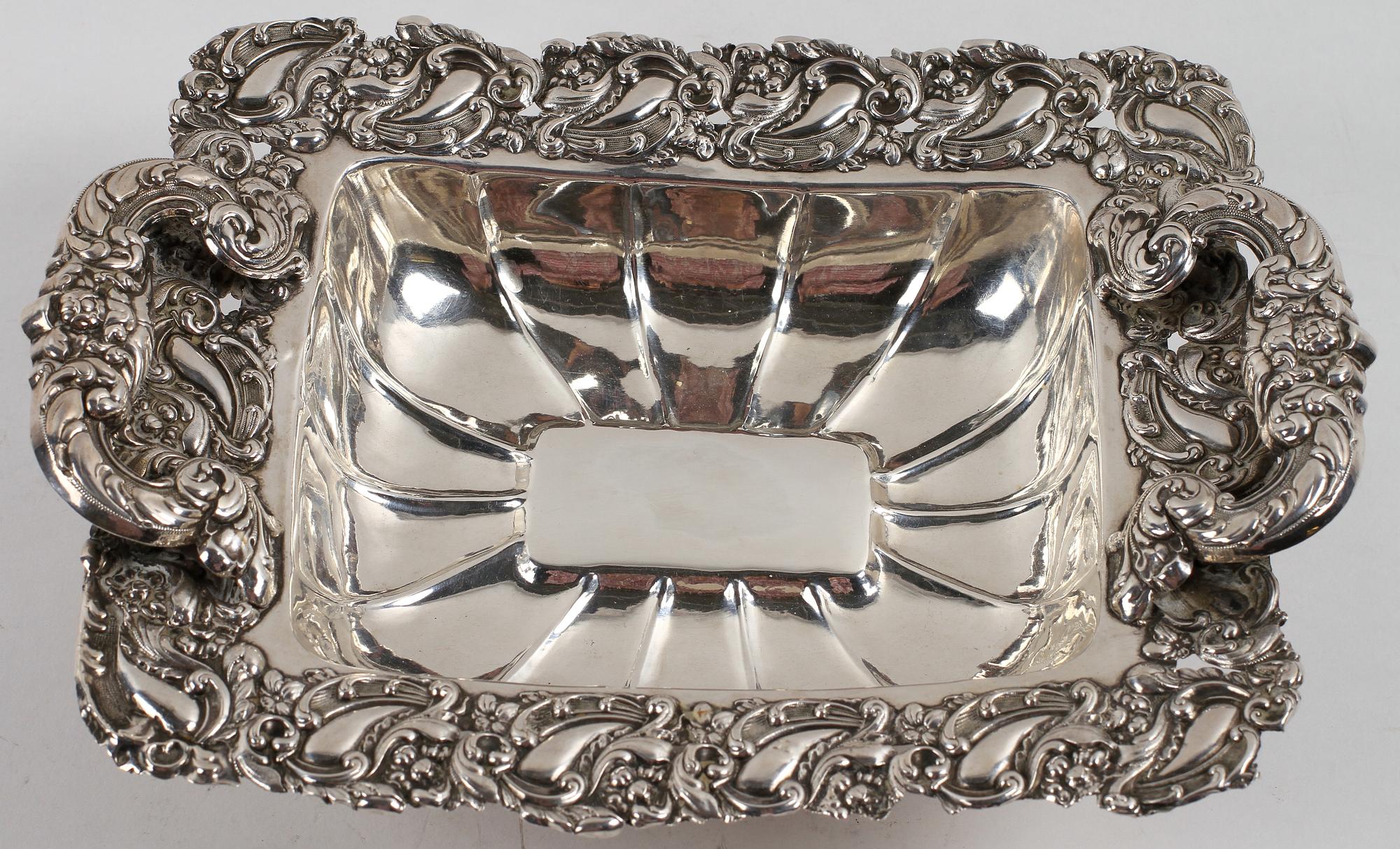 SKÅL, silver, nyrokoko, otydl mästarstämpel, Stockholm, 1800-tal. Vikt ca 318 gram.