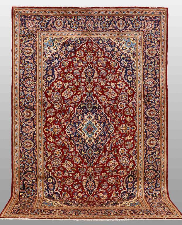 A CARPET, Kashan 310 x 200 cm.