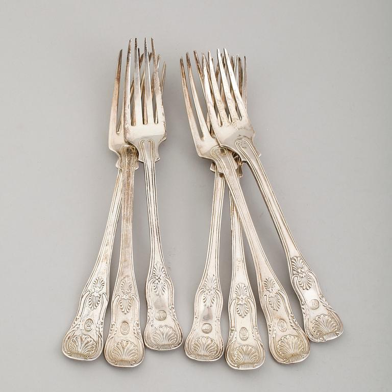 BORDSGAFFLAR, 7 st, snarlika, silver, bl a Möllenborg, 1800-talets andra hälft. Vikt ca 500 gram.