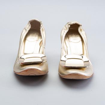 Tods`s och Roger Vivier, skor 2 par 37-37,5 enligt märkning.