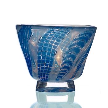 Edward Hald, a 'slipgraal' glass bowl, Orrefors 1948.