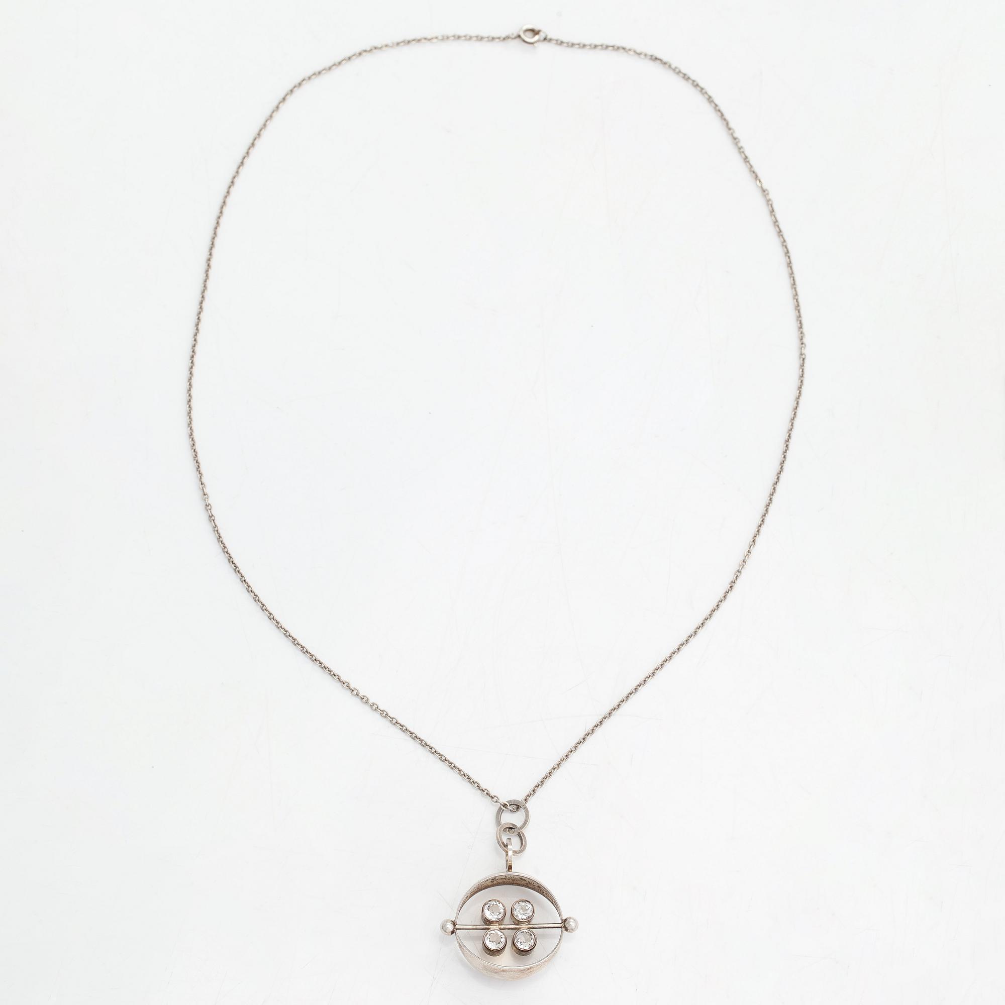 Elis Kauppi, Halsband, silver och bergskristall, Kupittaan Kulta, Åbo 1966.