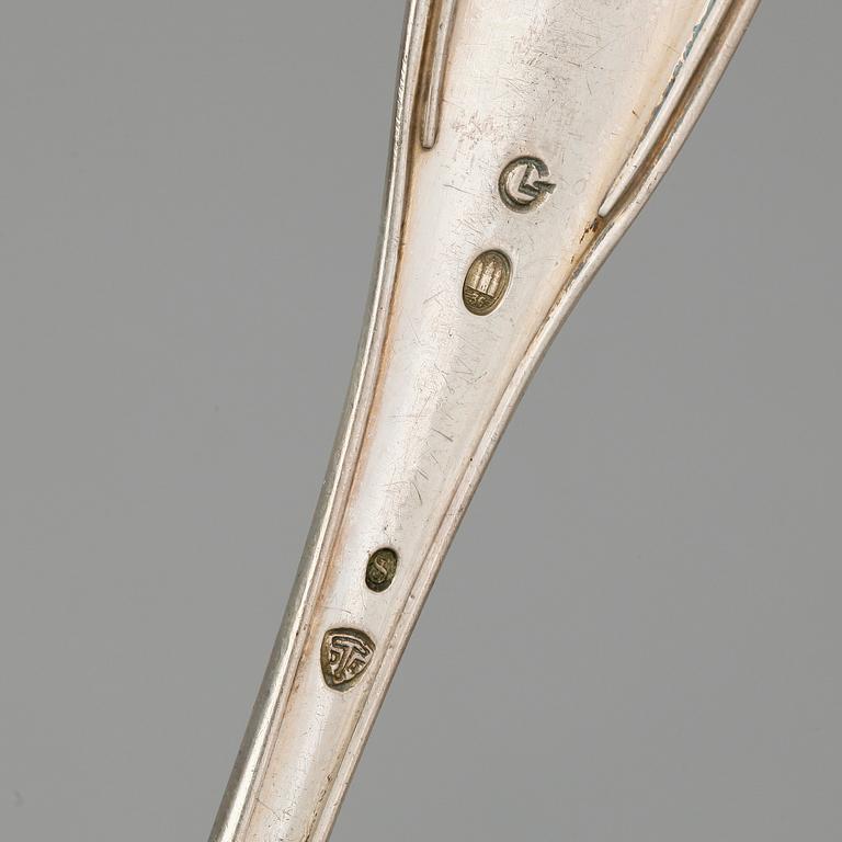 DIVERSE BESTICK SAMT 4+6 ASSIETTER, bla WA. Bolin, Stockholm 1941-42. Tot ca 1740 gram.