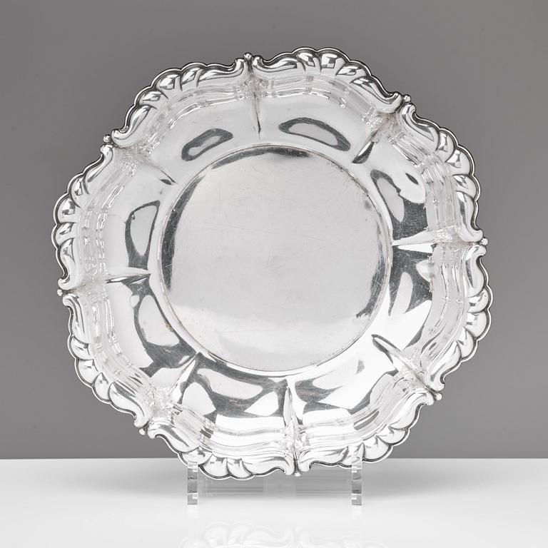 Såsskål och skålfat, nysilver. Rokoko-stil. 1900-tal.