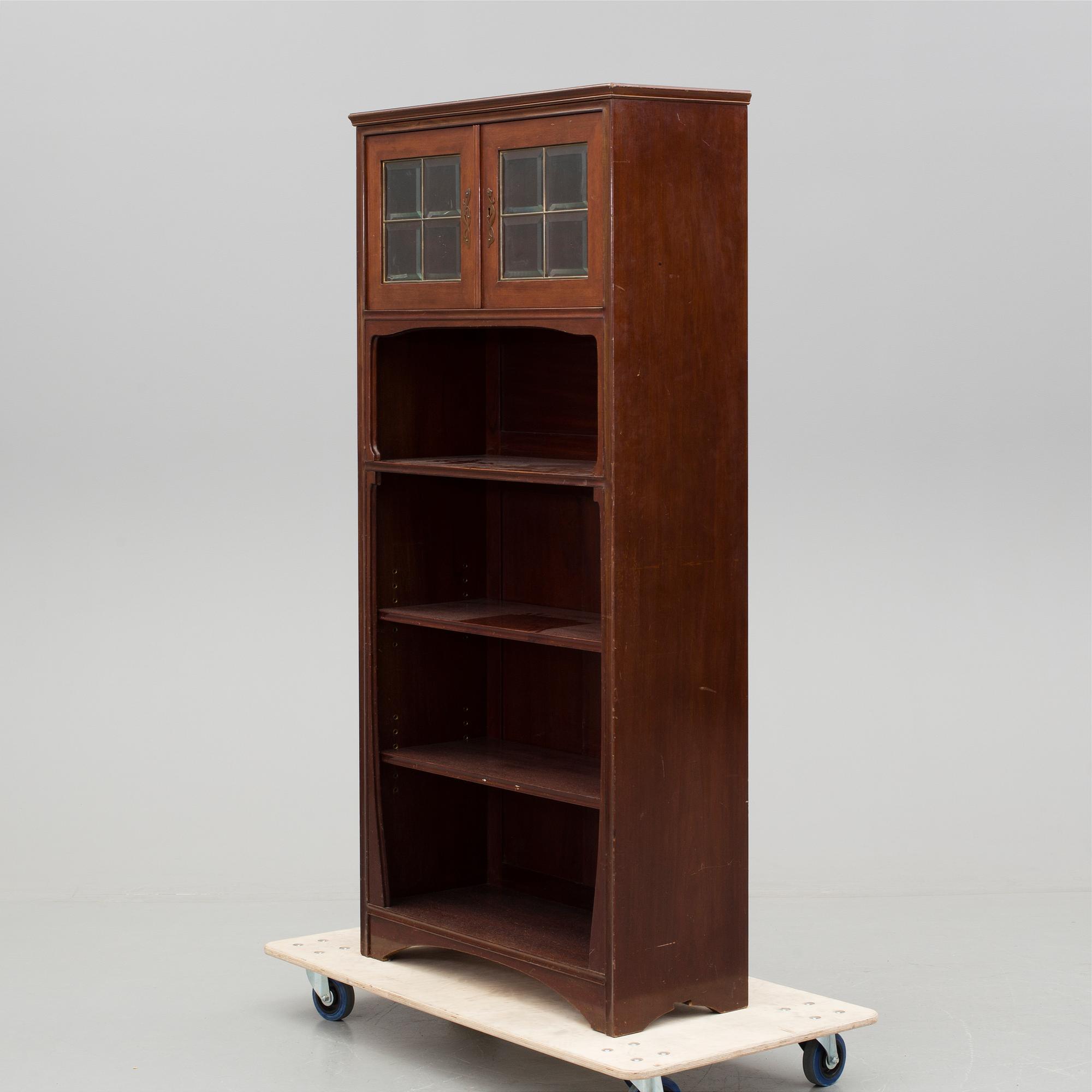 BOKSKÅP/VITRINSKÅP, jugend, Myrstedt & Sterns Aktiebolag, 1900-talet första kvartal.