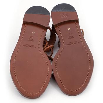 RALPH LAUREN, a pair of brown leather sandals. Size 39.