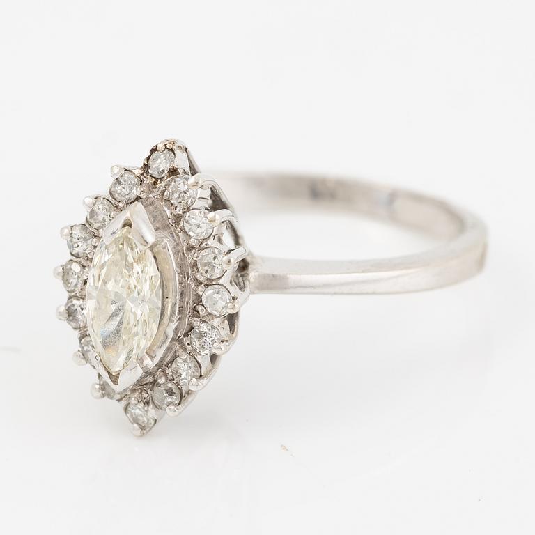 Ring in white gold with a navette-cut diamond and octagon-cut diamonds.