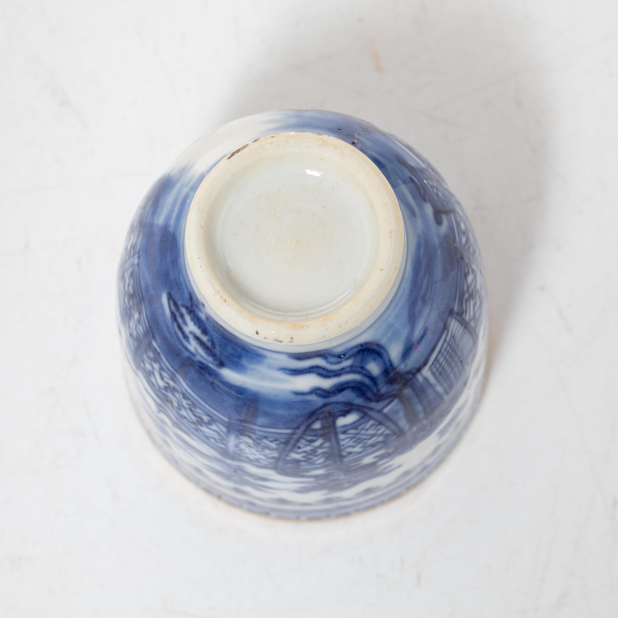 Tedosor, 2 st samt kopp med fat, kompaniporslin, Kina, omkring 1800.