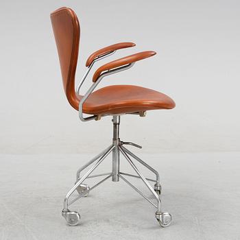 Arne Jacobsen, "Sjuan", kontorstol, Fritz Hansen, Danmark 1967.