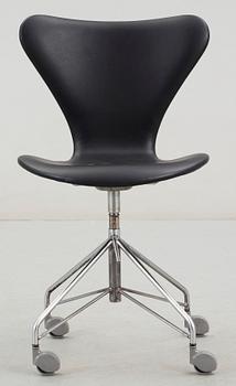 KONTORSSTOL, "Sjuan" Arne Jacobsen för Fritz Hansen, 1900-talets senare hälft.