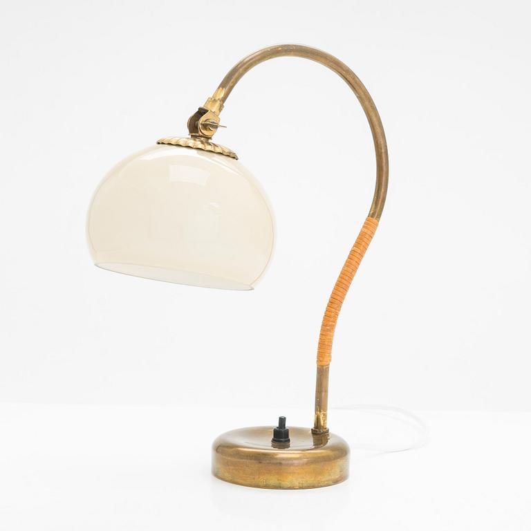 Bordslampa, model 61040, Idman, 1900-talets mitt.