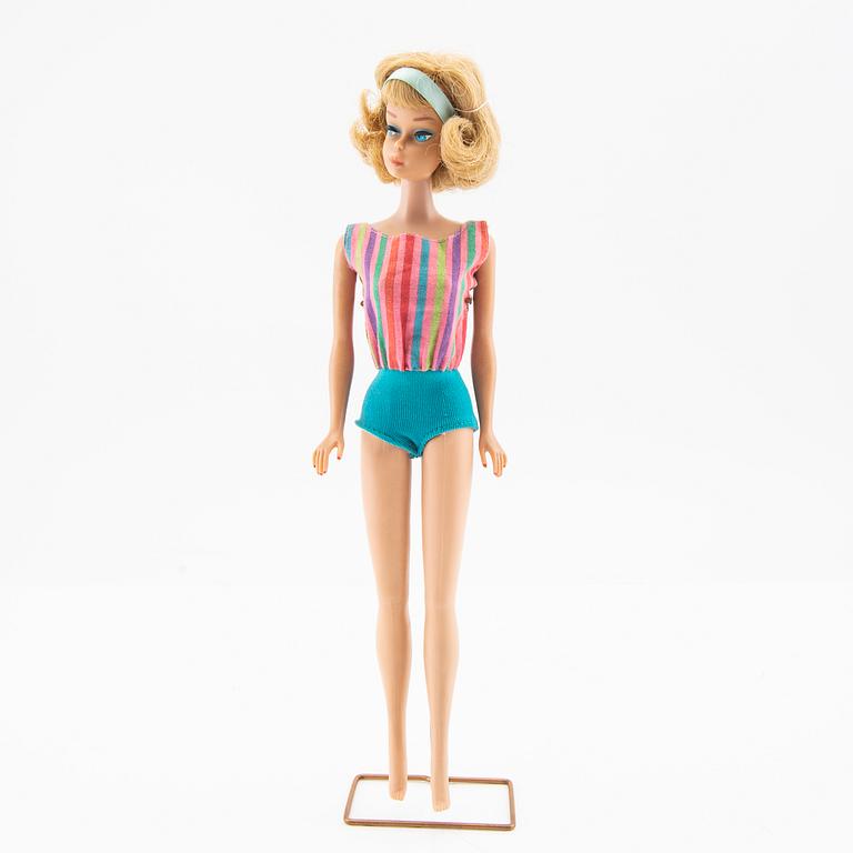 Barbie doll, vintage "American Girl, sidepart", Mattel 1966.