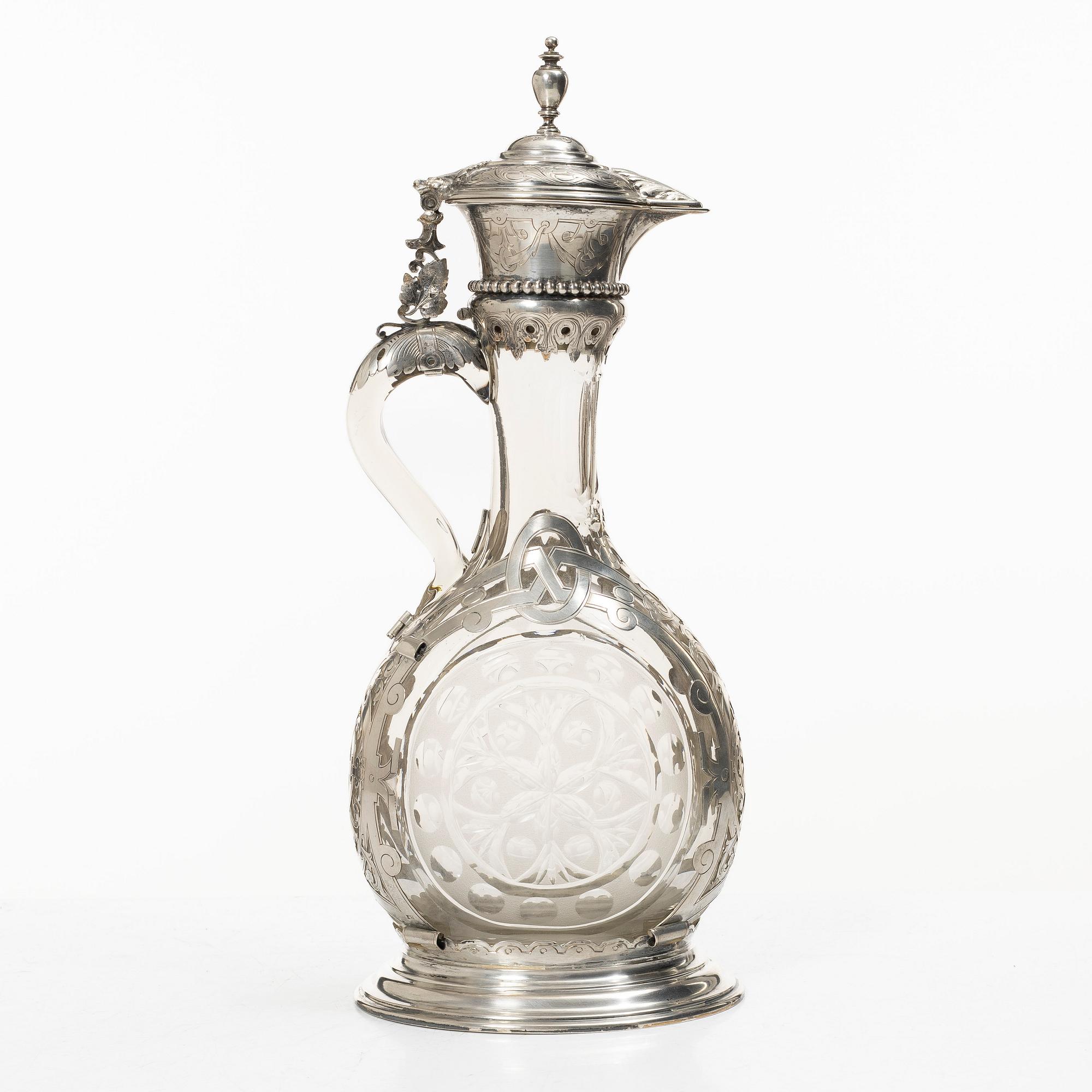 Decanter/wine jug in glass, with mount, possibly silver, early 20th century.