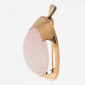 A 14K gold and rose quartz pendant. Kaunis koru, Helsinki 1960.