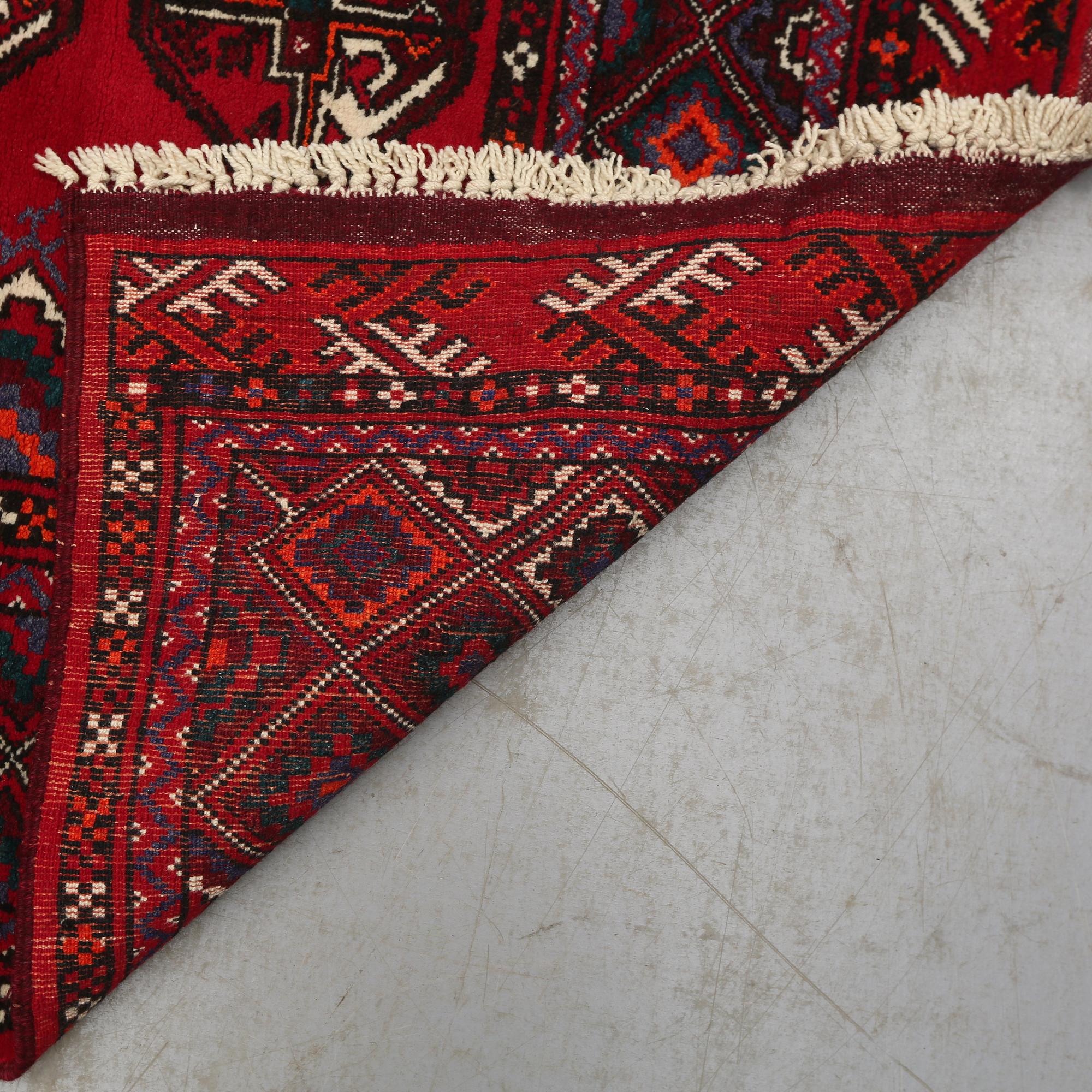 MATTA, orientalisk, modern tillverkning, 190 x 110 cm, bär inskription.