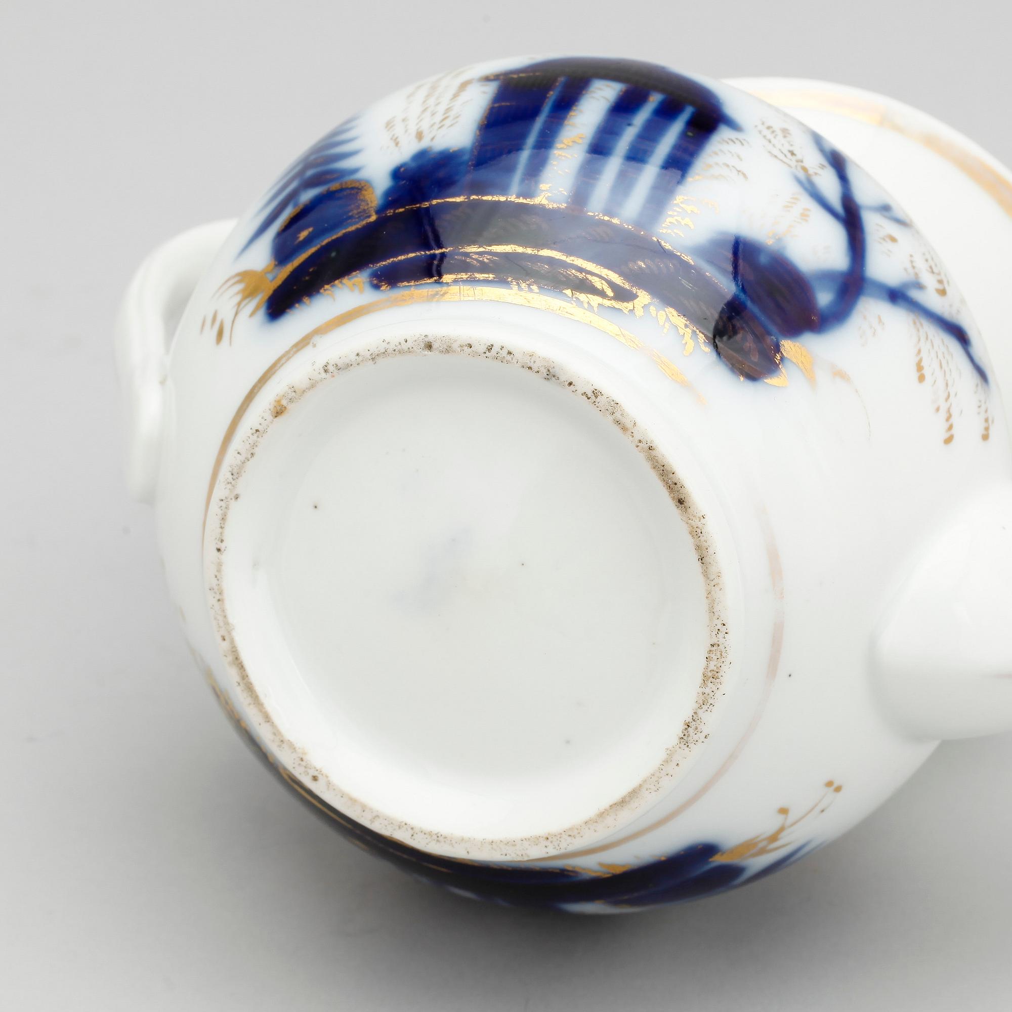 TEKANNA, porslin, empire, 1800-talets första hälft.