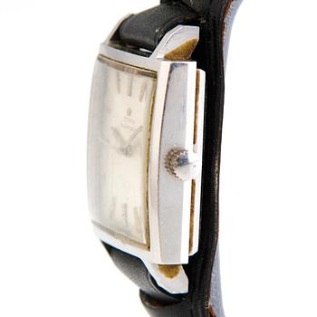 A steel Zenith wristwatch from 1960:s. 33x35mm.