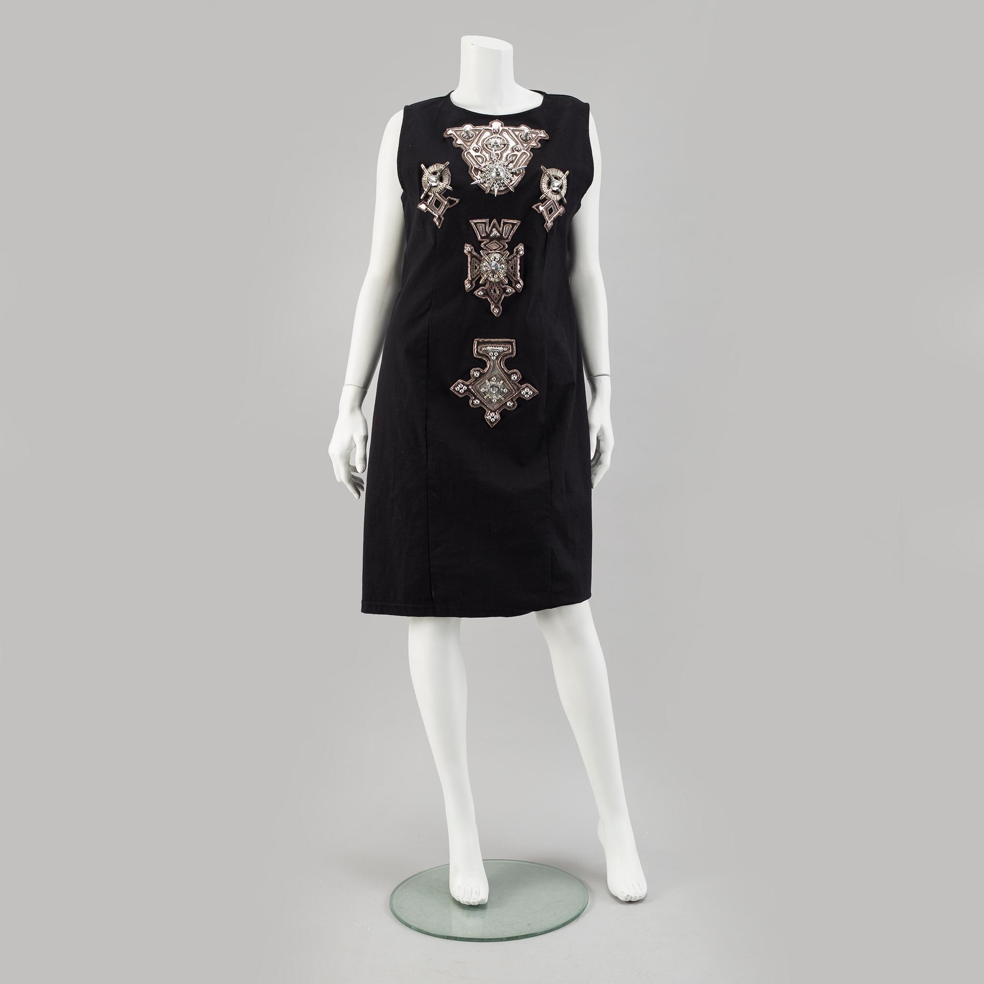 KTZ, dress.